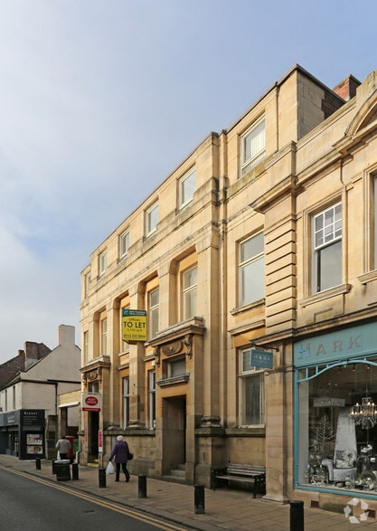 20 Ropergate, Pontefract for sale - Primary Photo - Image 1 of 1