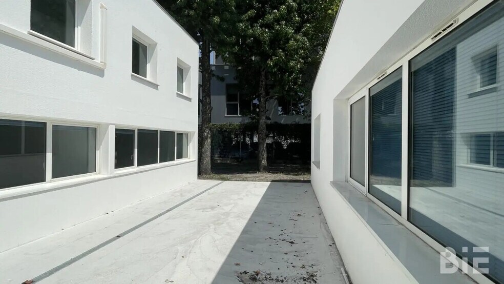 Office in Mérignac to rent - Building Photo - Image 3 of 12