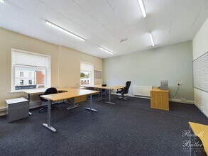 Market Hl, Buckingham to rent Interior Photo- Image 2 of 6