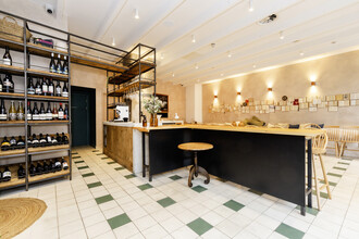 126-137 Hackney Rd, London for rent Interior Photo- Image 1 of 5