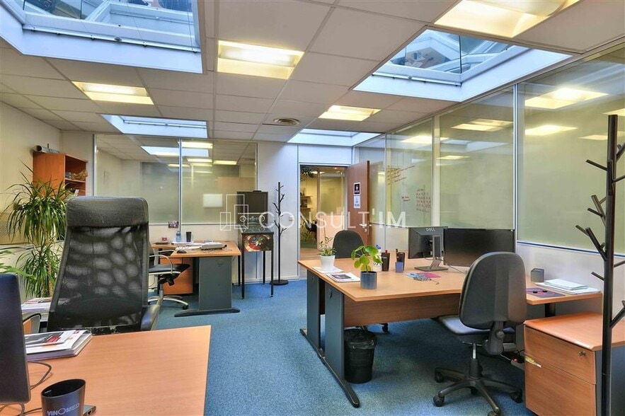 Office in Saint-Cloud to rent - Interior Photo - Image 2 of 7