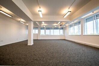 121 Brooker Rd, Waltham Abbey to rent Interior Photo- Image 1 of 4