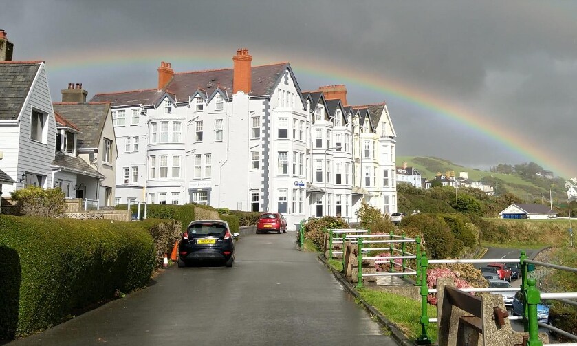 Beachbank, Criccieth for sale - Primary Photo - Image 1 of 1