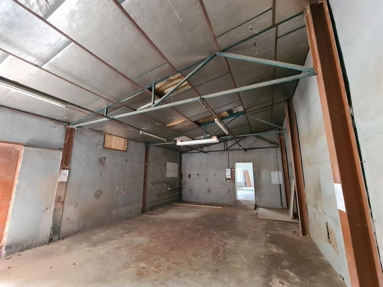 14 Rue Du Bac, OULLINS-PIERRE-BÉNITE for sale - Interior Photo - Image 3 of 8