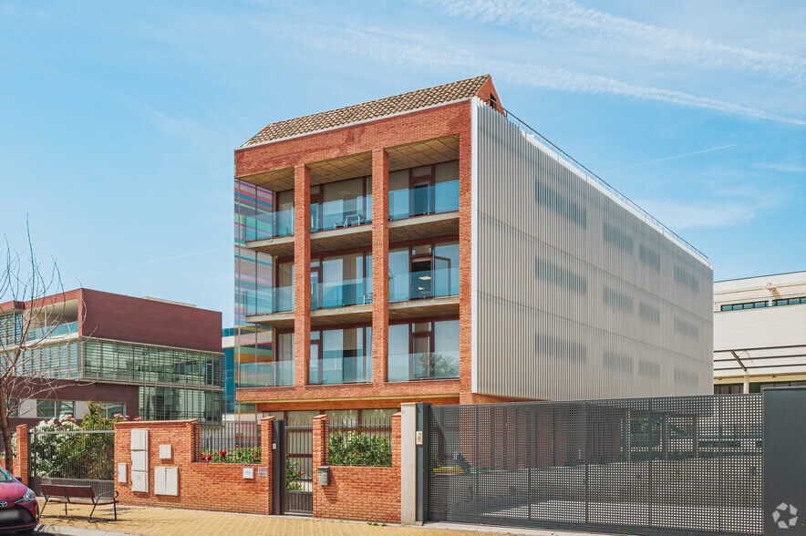 Office in Leganés, Madrid to rent - Building Photo - Image 2 of 20