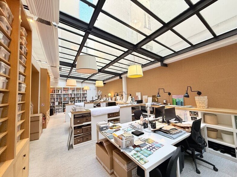 Office in Paris for sale - Interior Photo - Image 3 of 8