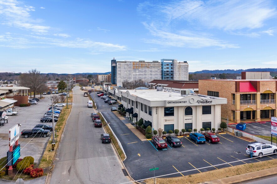 7003 Shallowford Rd, Chattanooga, TN for rent - Building Photo - Image 3 of 12