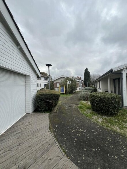 1 Avenue De L'Enclos, Portet-sur-Garonne to rent - Building Photo - Image 2 of 10