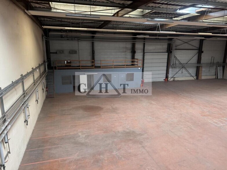 Industrial in Cergy to rent - Interior Photo - Image 3 of 16
