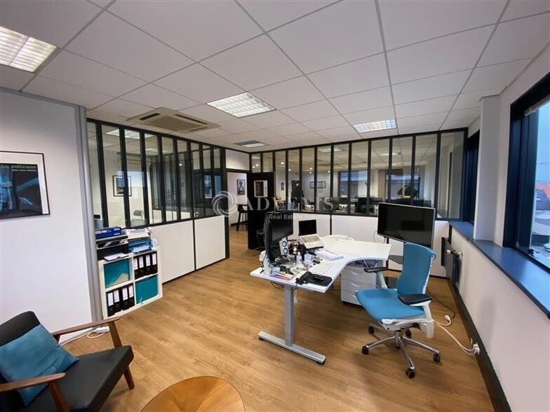 Office in Bry-sur-Marne to rent - Building Photo - Image 2 of 6