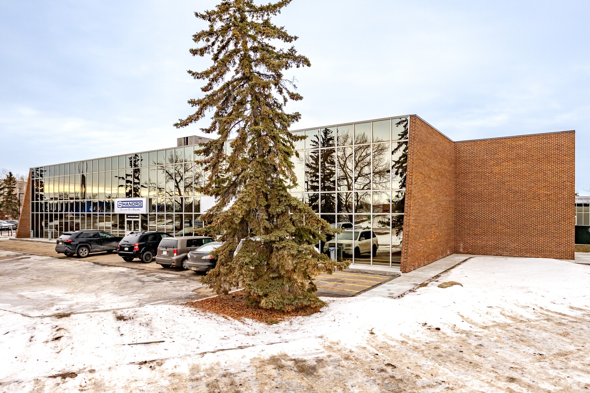 17420 Stony Plain Rd, Edmonton, AB to rent Primary Photo- Image 1 of 5