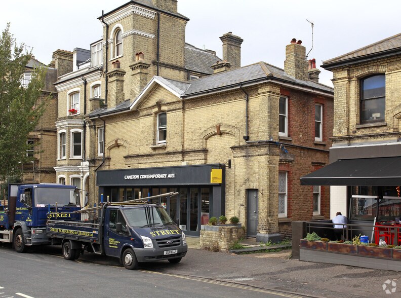 7 Victoria Grove, Hove for rent - Building Photo - Image 2 of 3