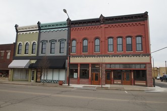 122-124 E 3rd St, Uhrichsville, OH for sale Building Photo- Image 1 of 1