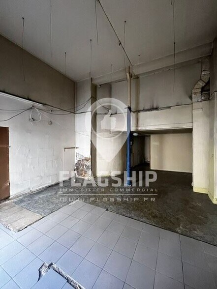 Retail in Paris to rent - Building Photo - Image 2 of 3