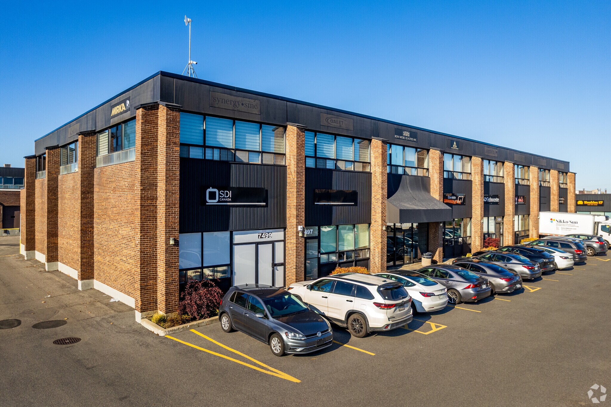 7451-7499 Rte Transcanadienne, Montréal, QC to rent Building Photo- Image 1 of 10