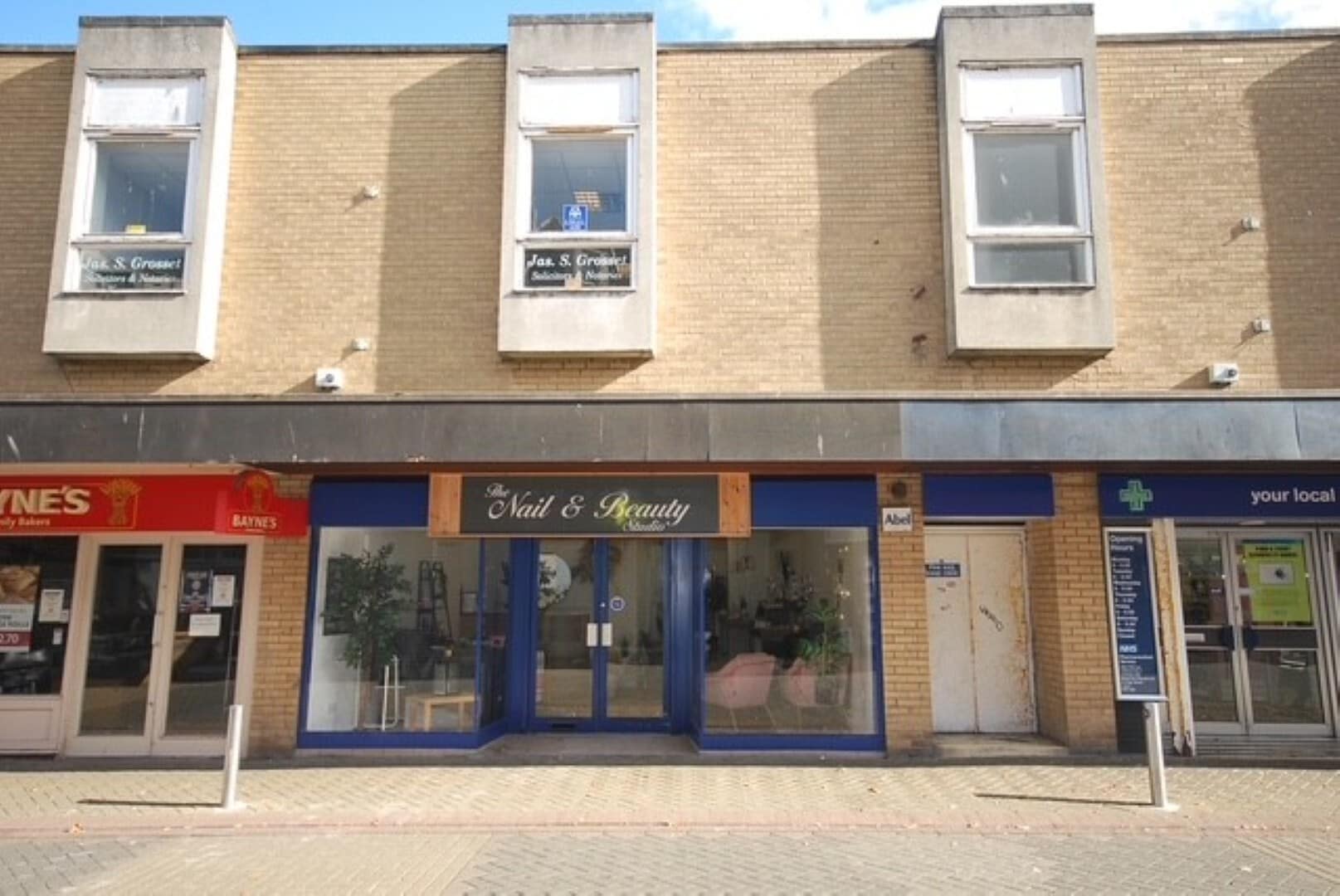 49 High St, Leven to rent Building Photo- Image 1 of 6