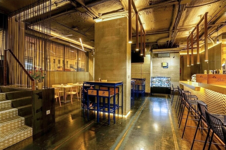 Retail in Madrid, Madrid to rent - Interior Photo - Image 3 of 6