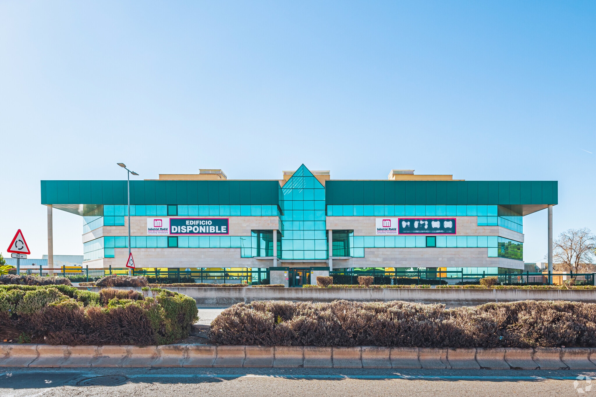 Office in Arganda del Rey, Madrid for sale Primary Photo- Image 1 of 16