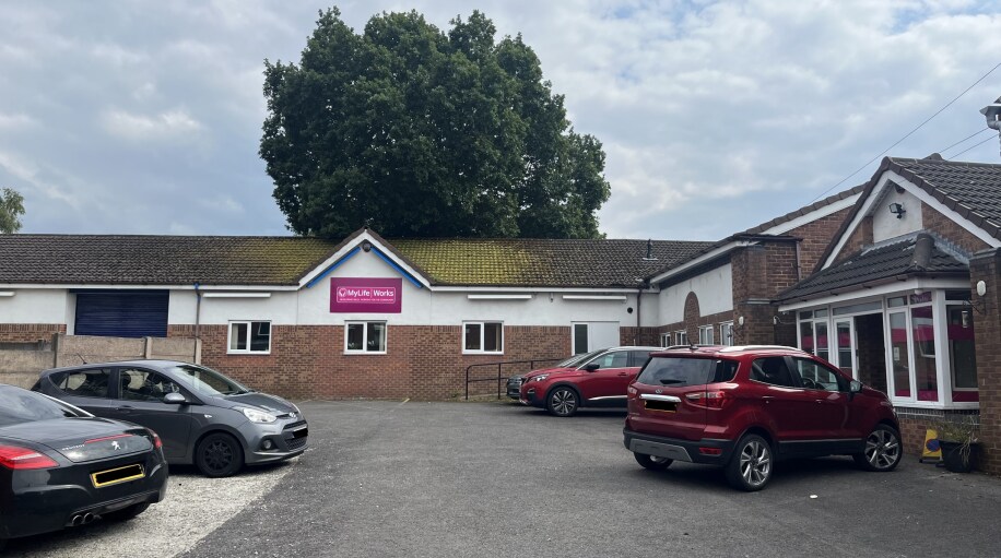 Grove Ln, Wigan for sale Primary Photo- Image 1 of 1