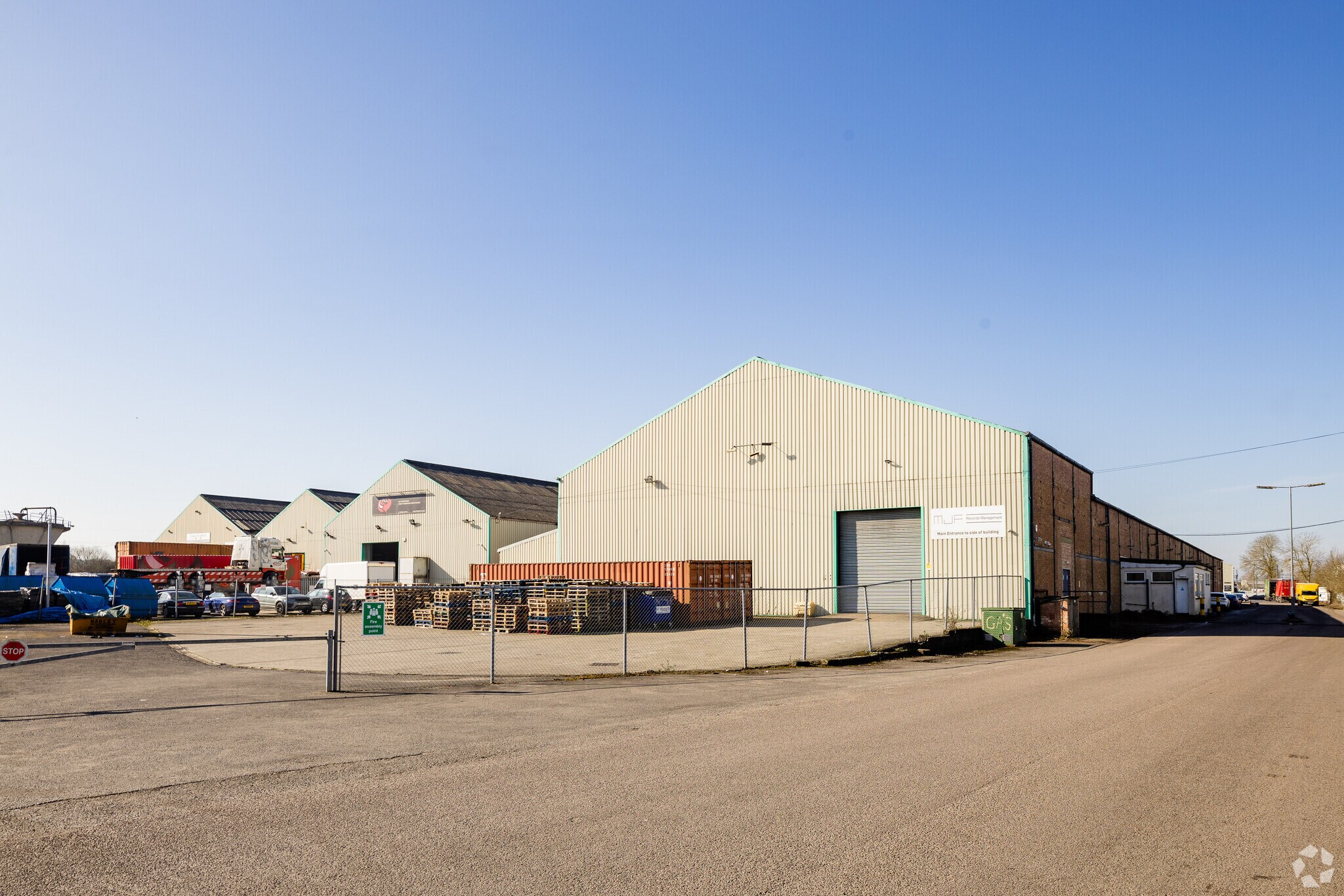 Colthrop Ln, Thatcham for sale Primary Photo- Image 1 of 1