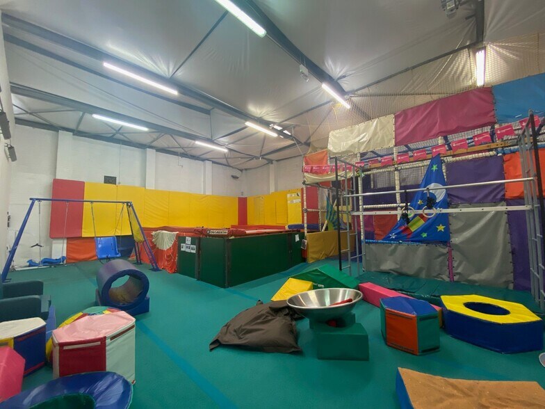 Hardman St, Stockport for sale - Interior Photo - Image 2 of 7