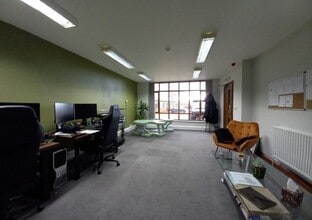 1 Mill Farm Courtyard, Beachampton to rent Interior Photo- Image 2 of 3