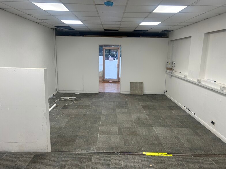 The Blvd, London to rent - Interior Photo - Image 2 of 4