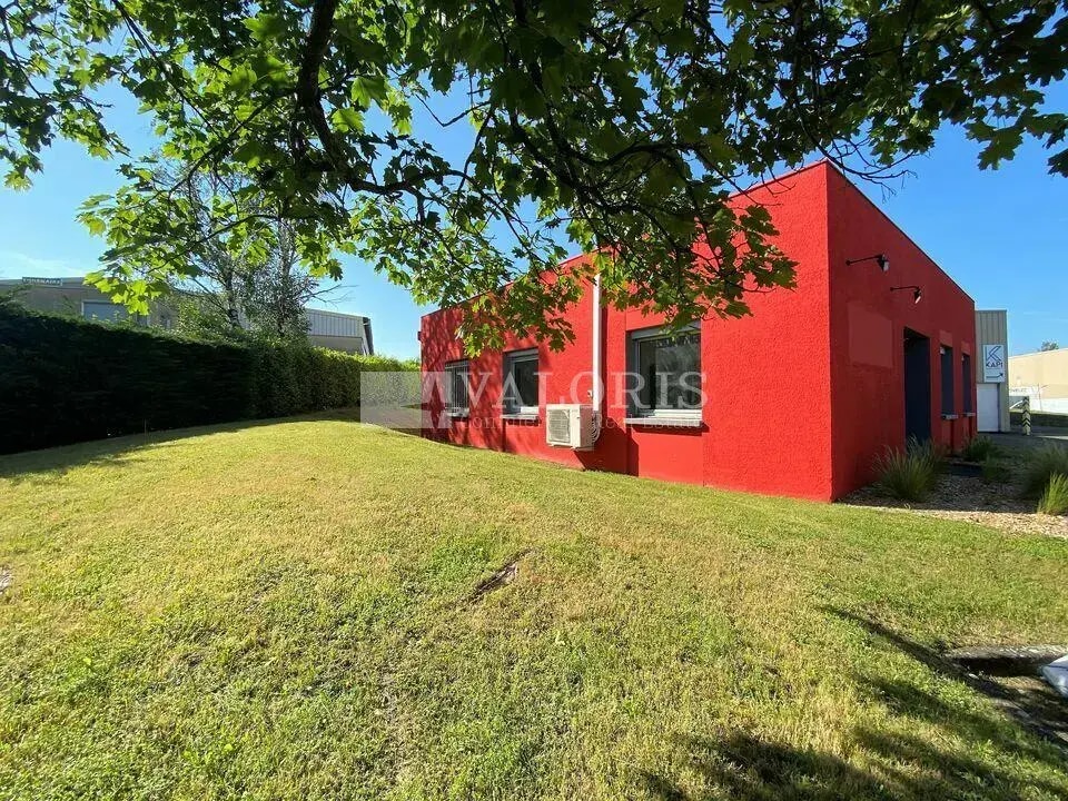 Office in Rillieux-la-Pape to rent Building Photo- Image 1 of 7
