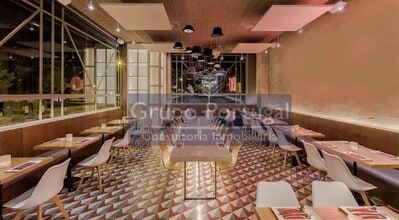 Retail in Madrid, Madrid to rent Interior Photo- Image 2 of 8