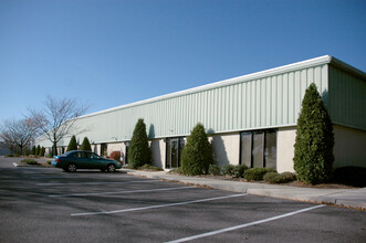 97 Foster Rd, Moorestown, NJ for rent Building Photo- Image 1 of 7