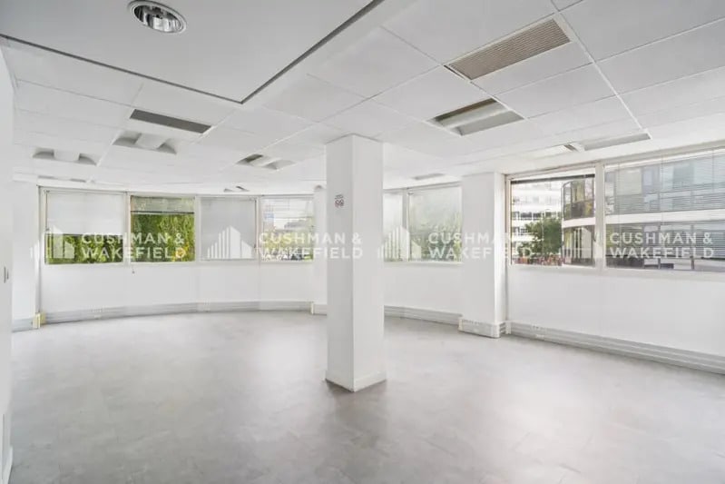 Office in Issy-les-Moulineaux to rent - Interior Photo - Image 3 of 14