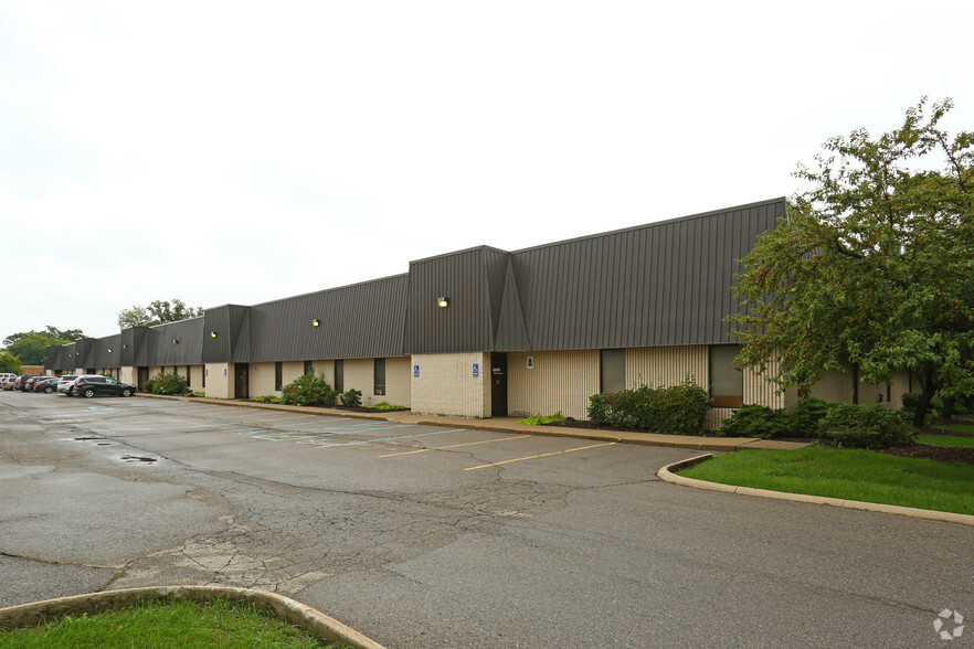 3101 S Gulley Rd, Dearborn, MI for rent - Building Photo - Image 1 of 5