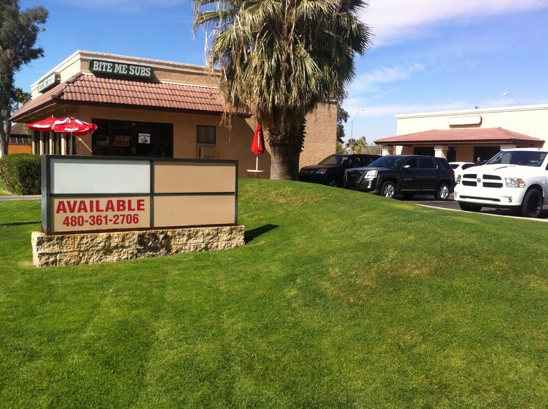 524 W Broadway Rd, Tempe, AZ to rent - Building Photo - Image 3 of 6