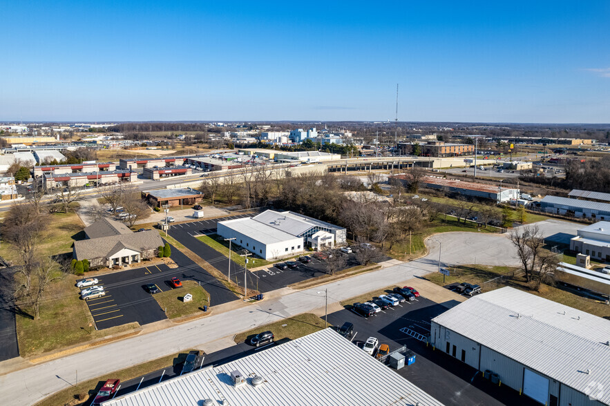 3057 E Cairo St, Springfield, MO for rent - Aerial - Image 3 of 6