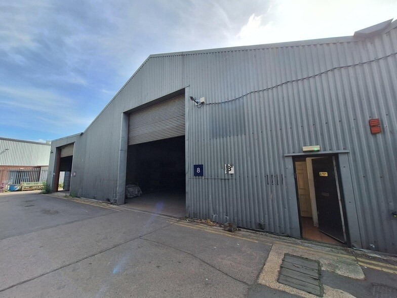 Bristol Road, Gloucester to rent - Building Photo - Image 1 of 2