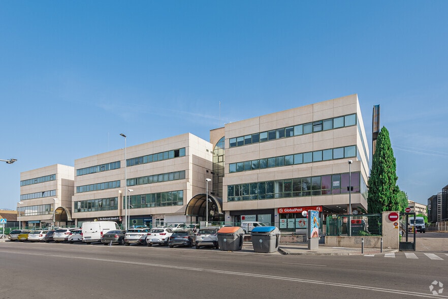 Avenida de la Industria, 6-8, Alcobendas, Madrid to rent - Building Photo - Image 3 of 3
