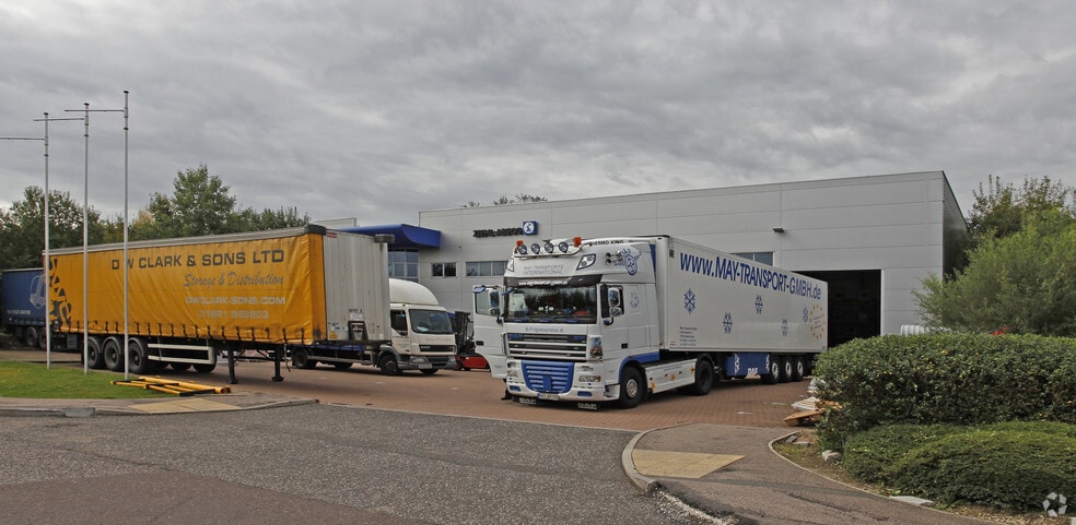 1 Lonebarn Link, Chelmsford for sale - Primary Photo - Image 1 of 1
