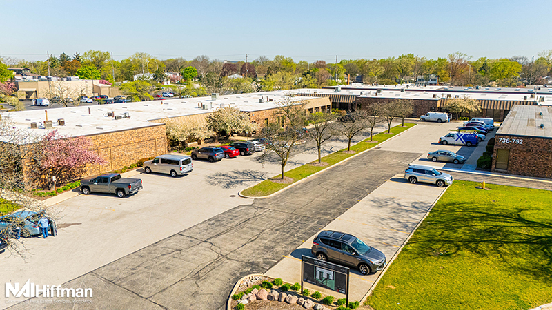 702-778 W Algonquin Rd, Arlington Heights, IL for rent - Building Photo - Image 3 of 18