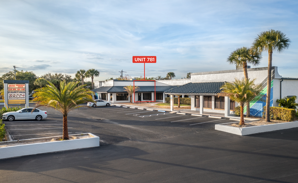 781 NE Dixie Hwy, Jensen Beach, FL for rent - Building Photo - Image 1 of 8