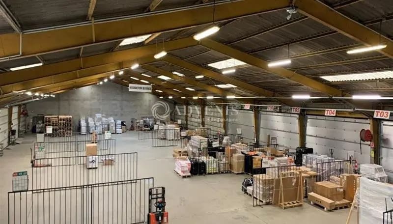 Vente Local d'activités 1 600 m² - Photo 1