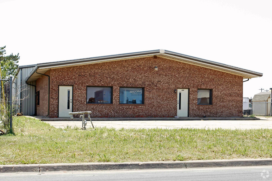 1740 Topeka Dr, Norman, OK for rent - Building Photo - Image 2 of 7