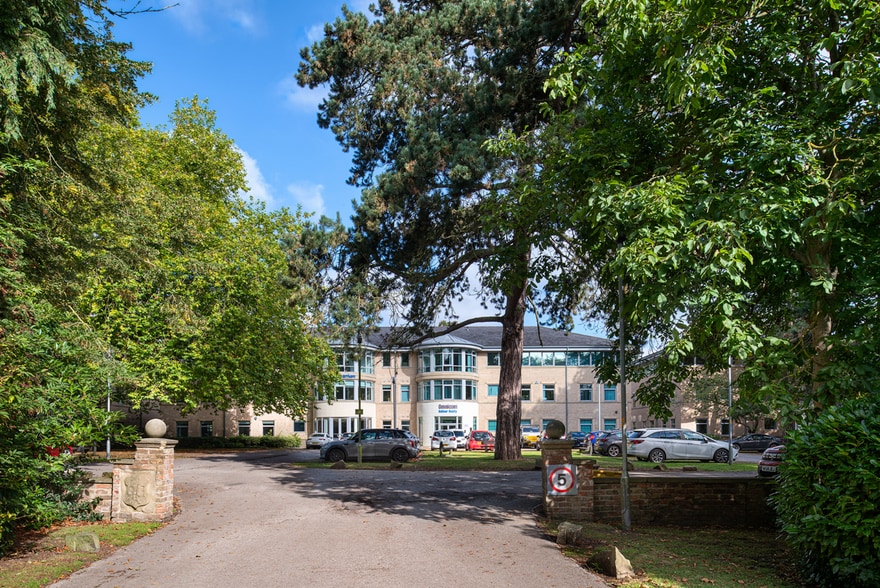 Clifton Park Av, York to rent - Building Photo - Image 3 of 15