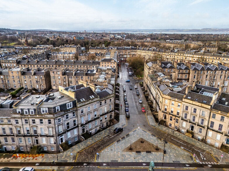 3-11 Melville Crescent, Edinburgh to rent - Building Photo - Image 3 of 12