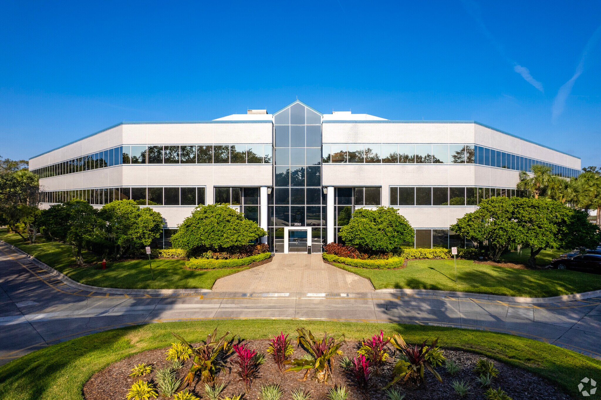 3450-3550 Buschwood Park Dr, Tampa, FL to rent Building Photo- Image 1 of 16