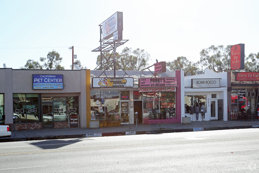 21908 1/2 Ventura Blvd, Woodland Hills, CA for rent - Building Photo - Image 2 of 9