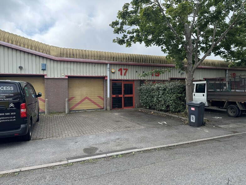 Palmerston Dr, Fareham to rent - Building Photo - Image 2 of 36