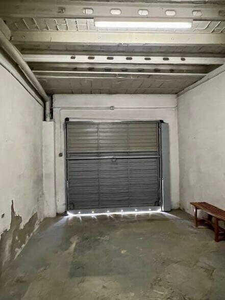 Retail in Sabadell, Barcelona to rent - Interior Photo - Image 2 of 3