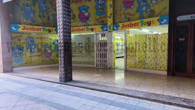 Retail in Orihuela, Alicante to rent - Building Photo - Image 2 of 2