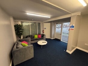 4 Lovely Ln, Warrington to rent Interior Photo- Image 1 of 6