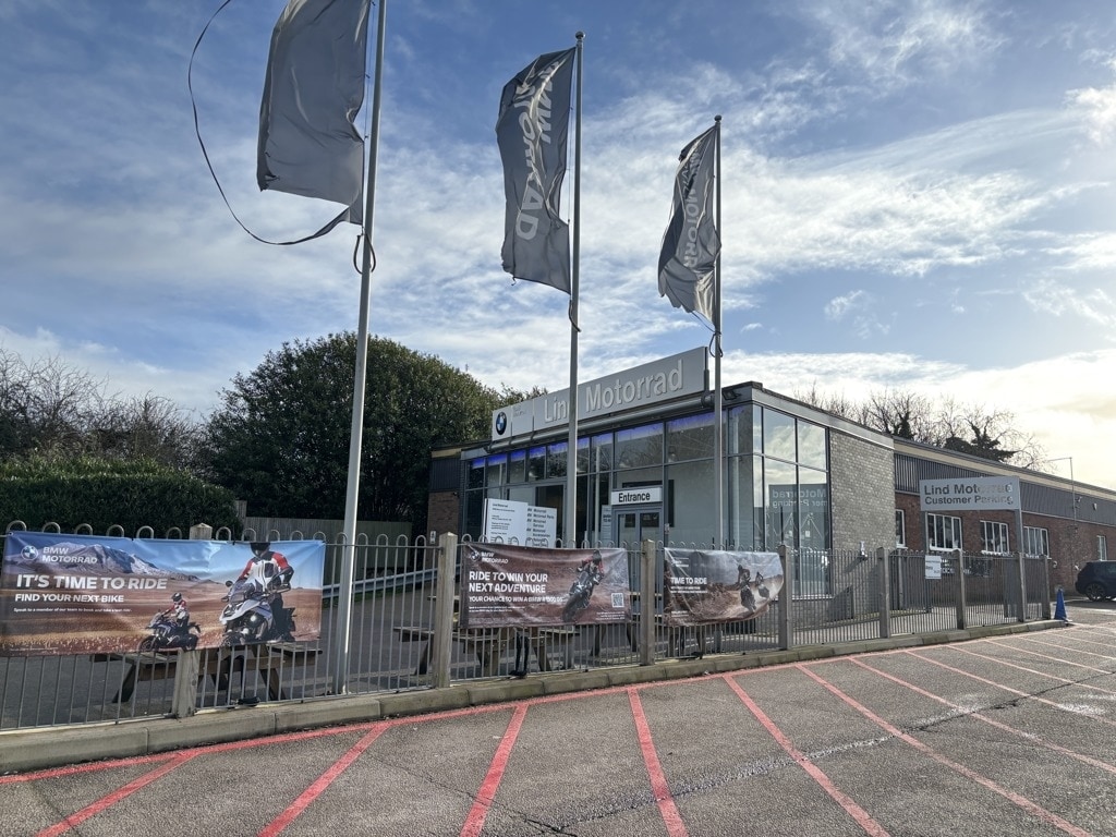 2-4 South Mundells, Welwyn Garden City to rent Building Photo- Image 1 of 8